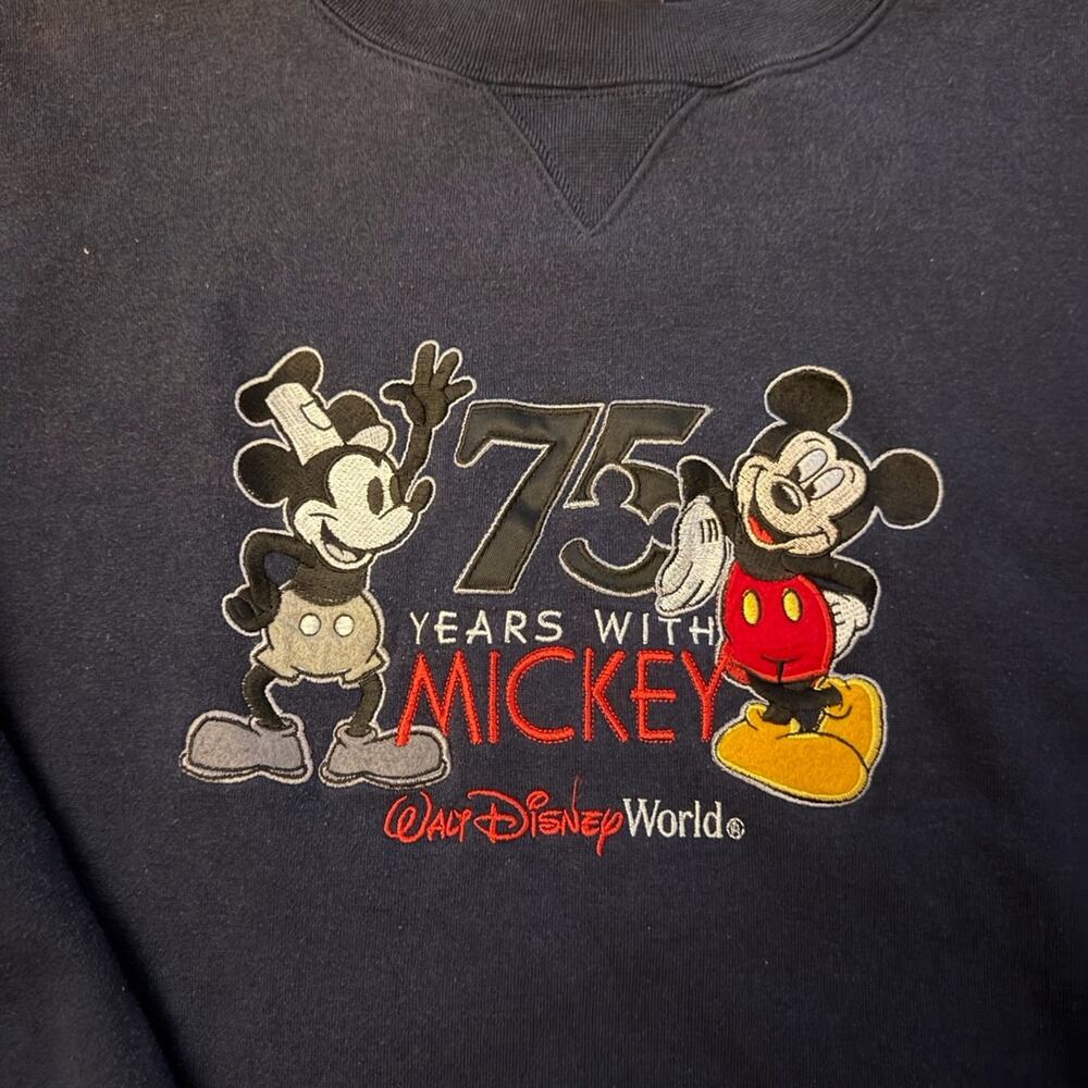 Vintage Walt Disney World Embroidered Navy Crew Neck Size XL - Picture 2 of 3
